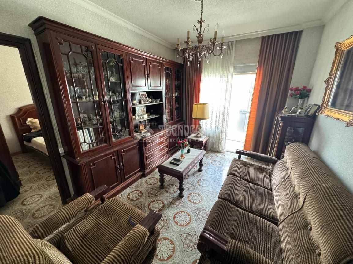 Living room of Flat for sale in Aranjuez  with Air Conditioner, Heating and Furnished