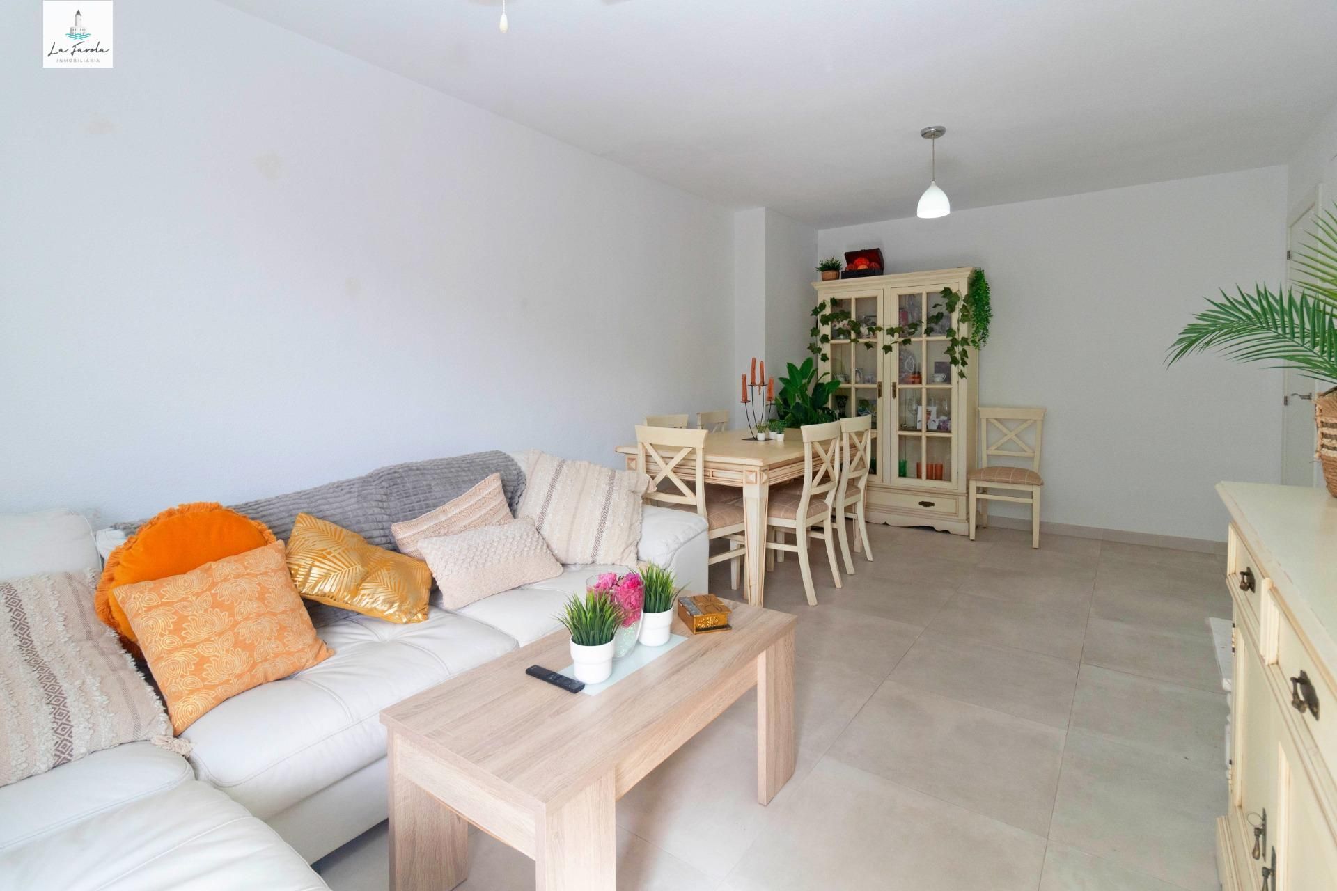 Sala d'estar de Pis en venda en Rincón de la Victoria amb Aire condicionat, Terrassa i Traster