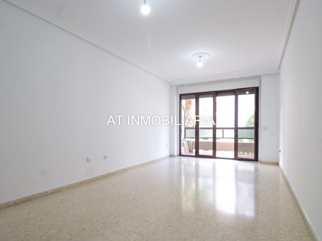 Flat for sale in  Cádiz Capital