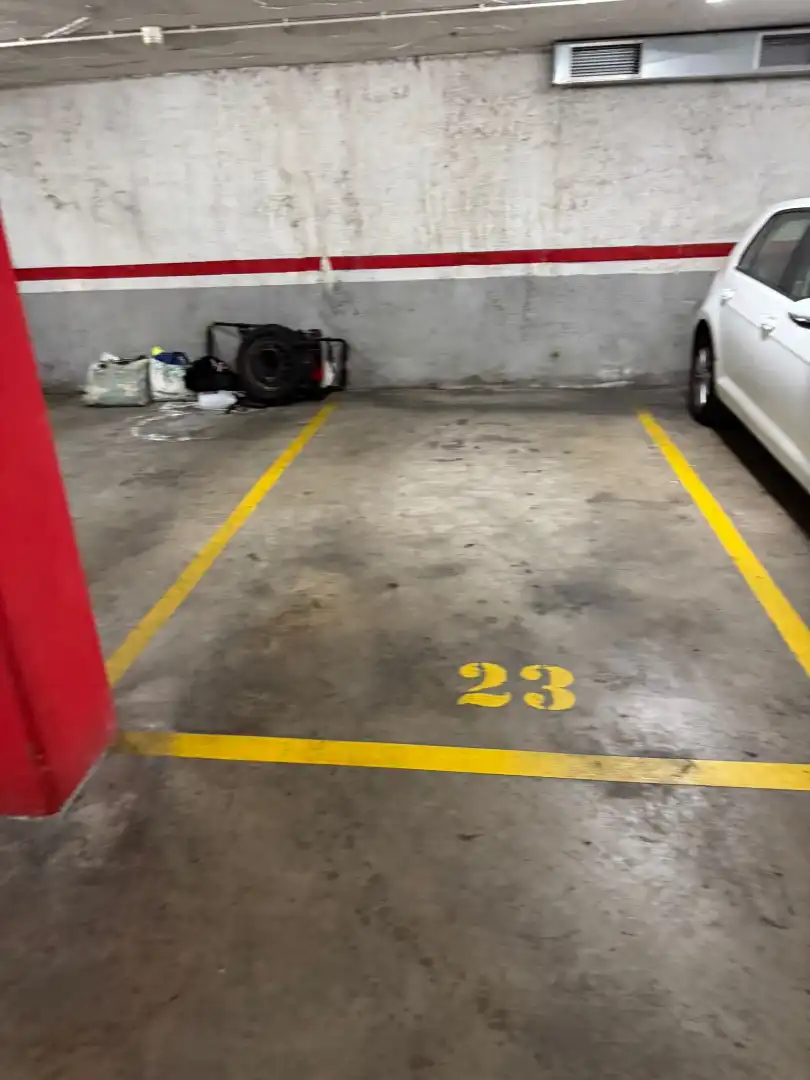Einzelparkplatz mit Aufzug zur Miete in Carrer Figuerola