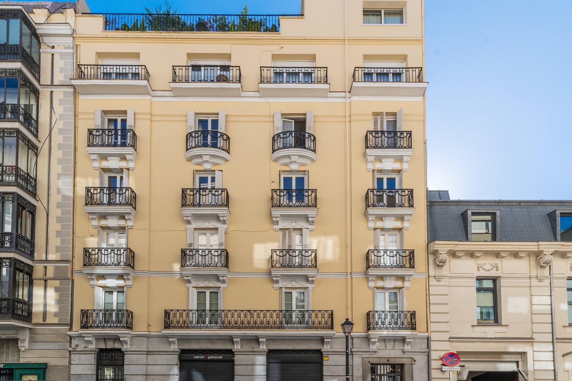 Exterior view of Flat for sale in  Madrid Capital  with Heating and Balcony