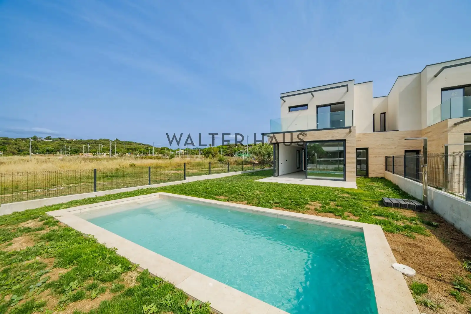 Adosado con terraza en venta en Carrer de la Selva