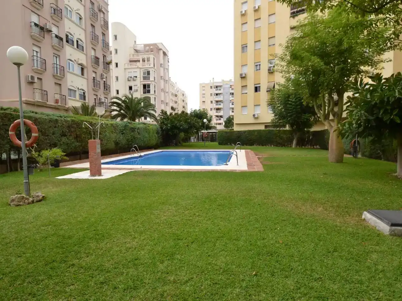 Piscina de Piso en venta en Torremolinos con Aire acondicionado, Piscina y Balcón
