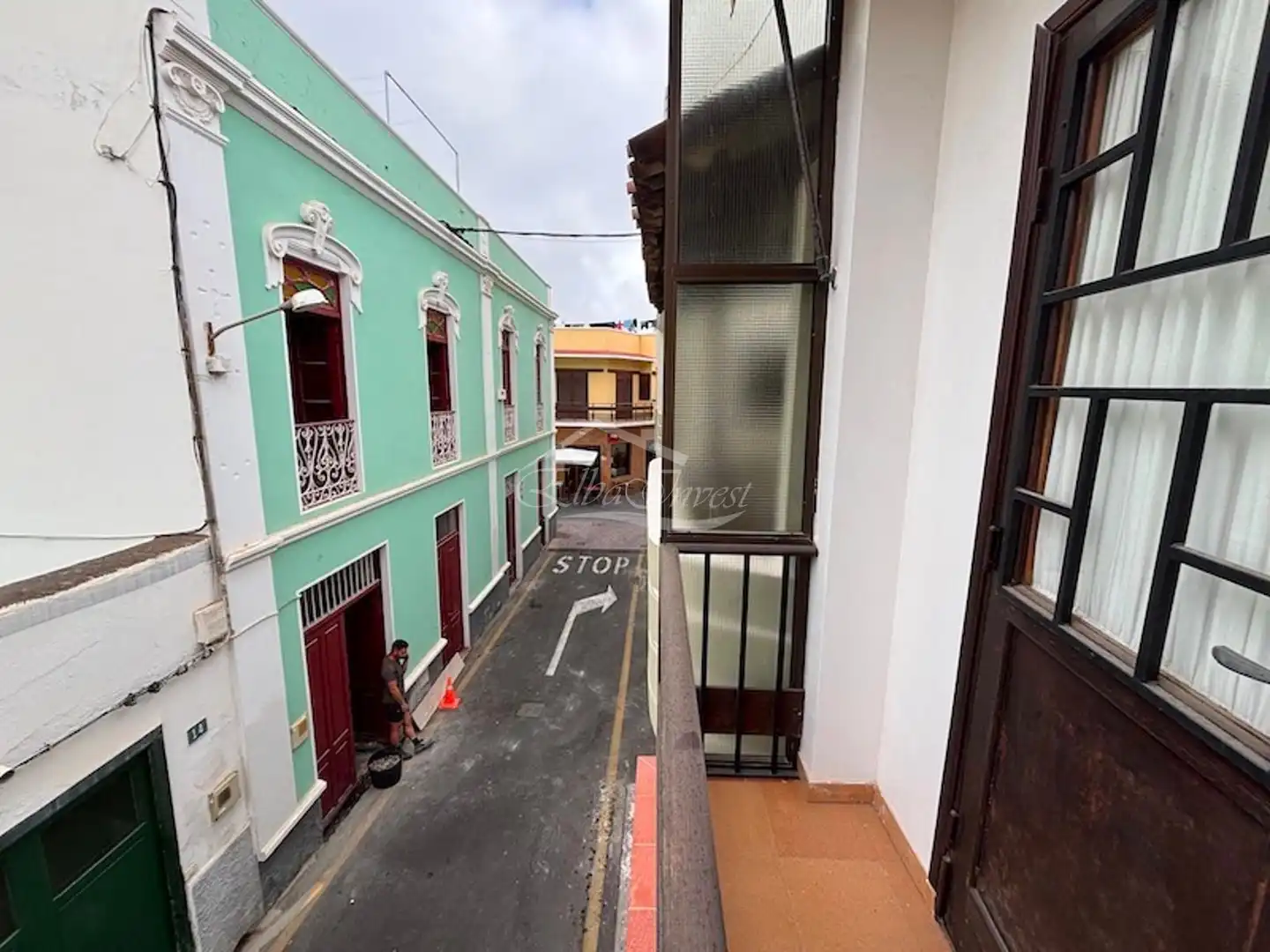 Vista exterior de Casa o xalet en venda en Guía de Isora amb Aire condicionat, Terrassa i Traster