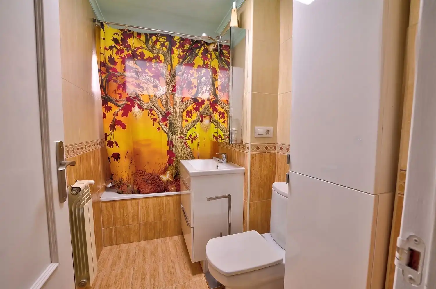 Badezimmer von Wohnung zum Verkauf in Avilés mit Heizung, Abstellraum und Schwimmbad