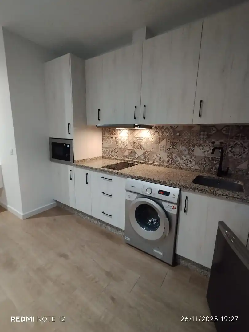 Cuina de Loft de lloguer en Castilleja de la Cuesta amb Aire condicionat, Calefacció i Moblat