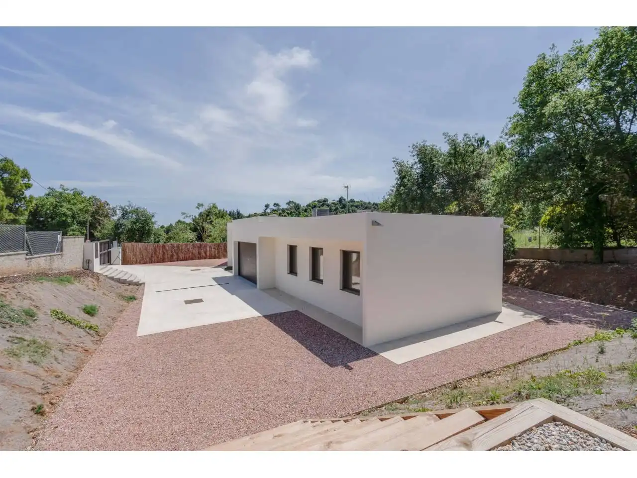 Vista exterior de Casa o xalet en venda en Matadepera amb Aire condicionat, Calefacció i Jardí privat