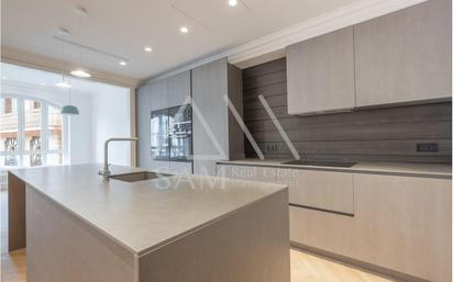 Kitchen of Planta baja for sale in  Barcelona Capital  with Air Conditioner, Heating and Balcony