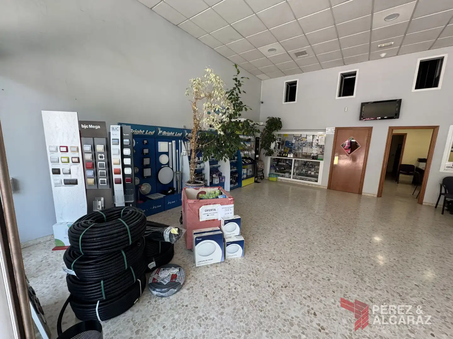 Business premises for sale in Avenida Santa Ana 38, imagen 2