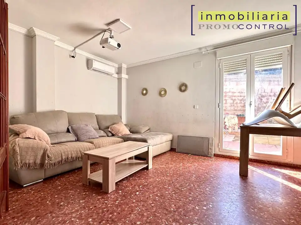 Sala de estar de Casa o chalet en venta en Zuera con Aire acondicionado, Calefacción y Jardín privado