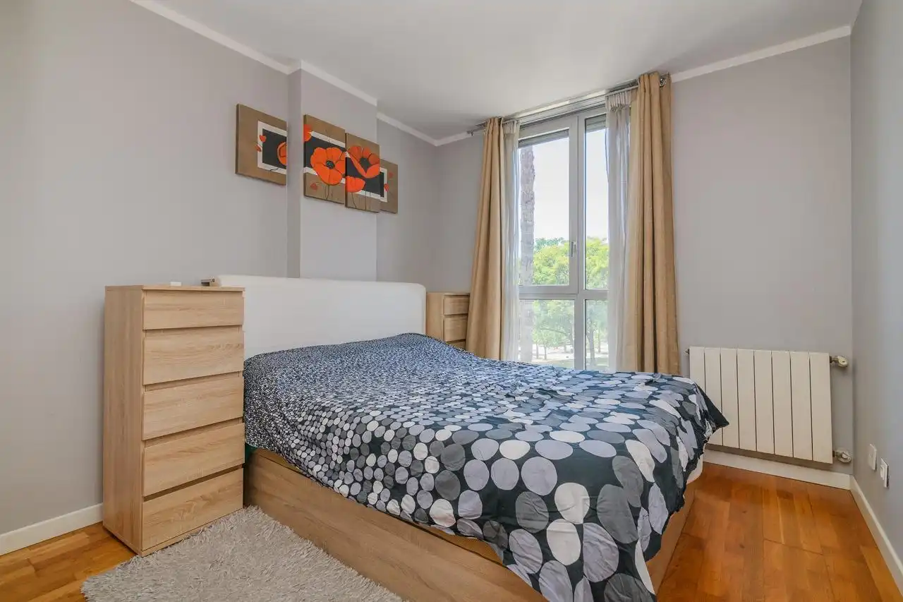 Schlafzimmer von Wohnung zum Verkauf in Barcelona mit Klimaanlage, Heizung und Privatgarten