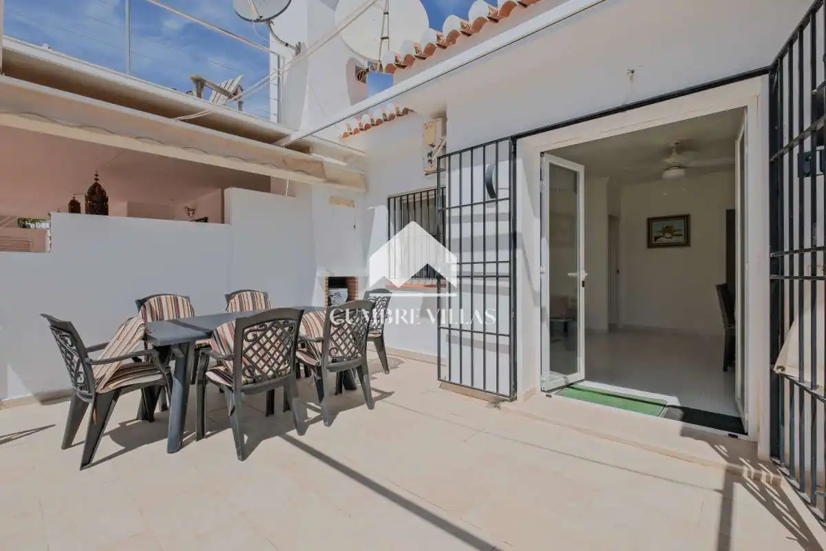 Exterior view of Houses for sale in Almuñécar