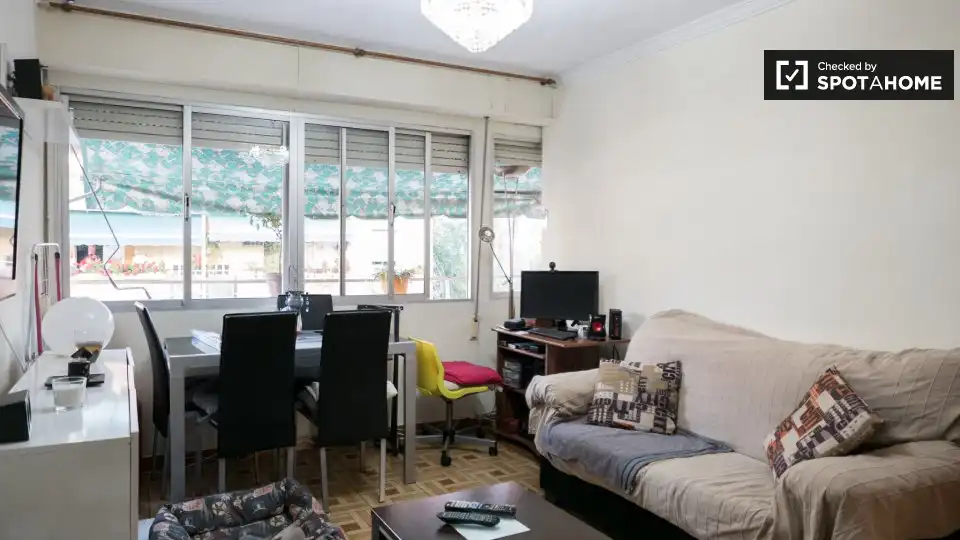 Room in Palomeras Sureste