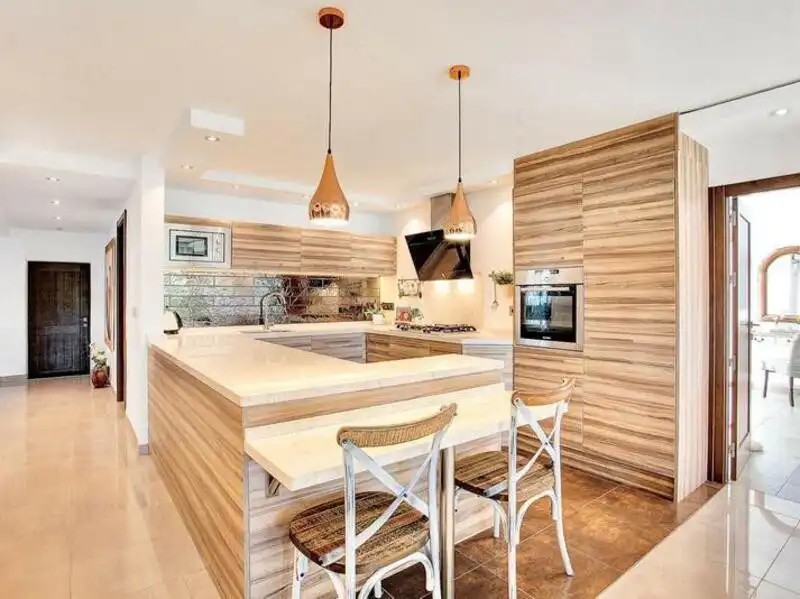 Cuina de Casa o xalet de lloguer en Marbella amb Aire condicionat, Jardí privat i Terrassa