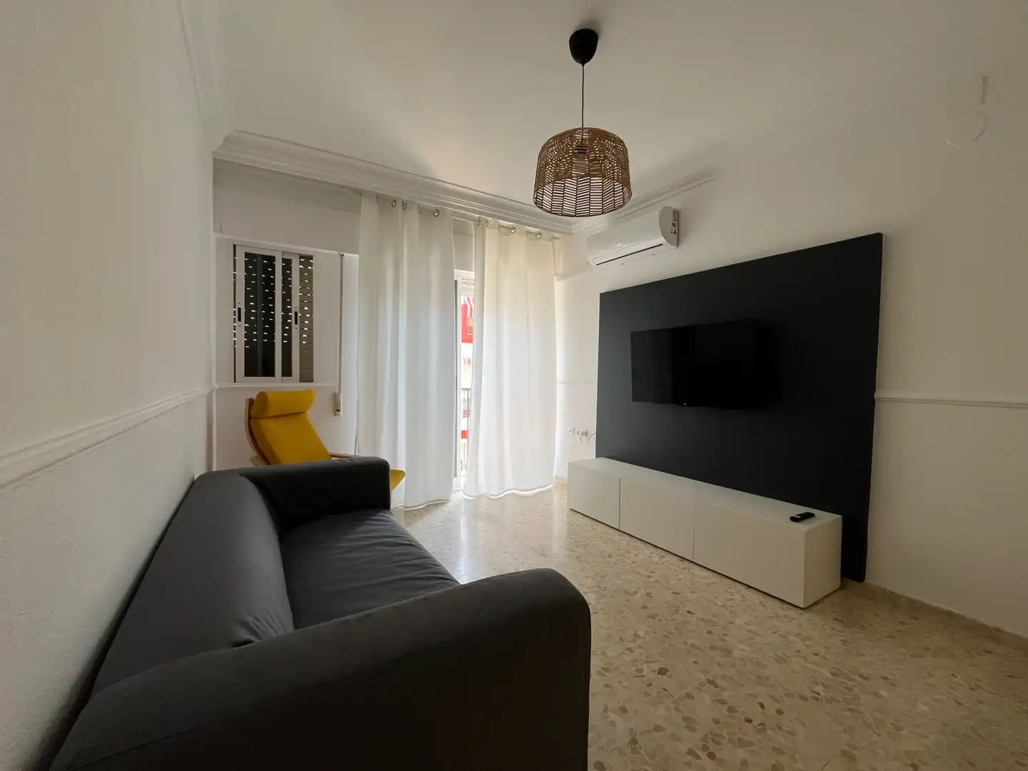 Sala de estar de Piso de alquiler en Salobreña con Aire acondicionado, Terraza y Amueblado