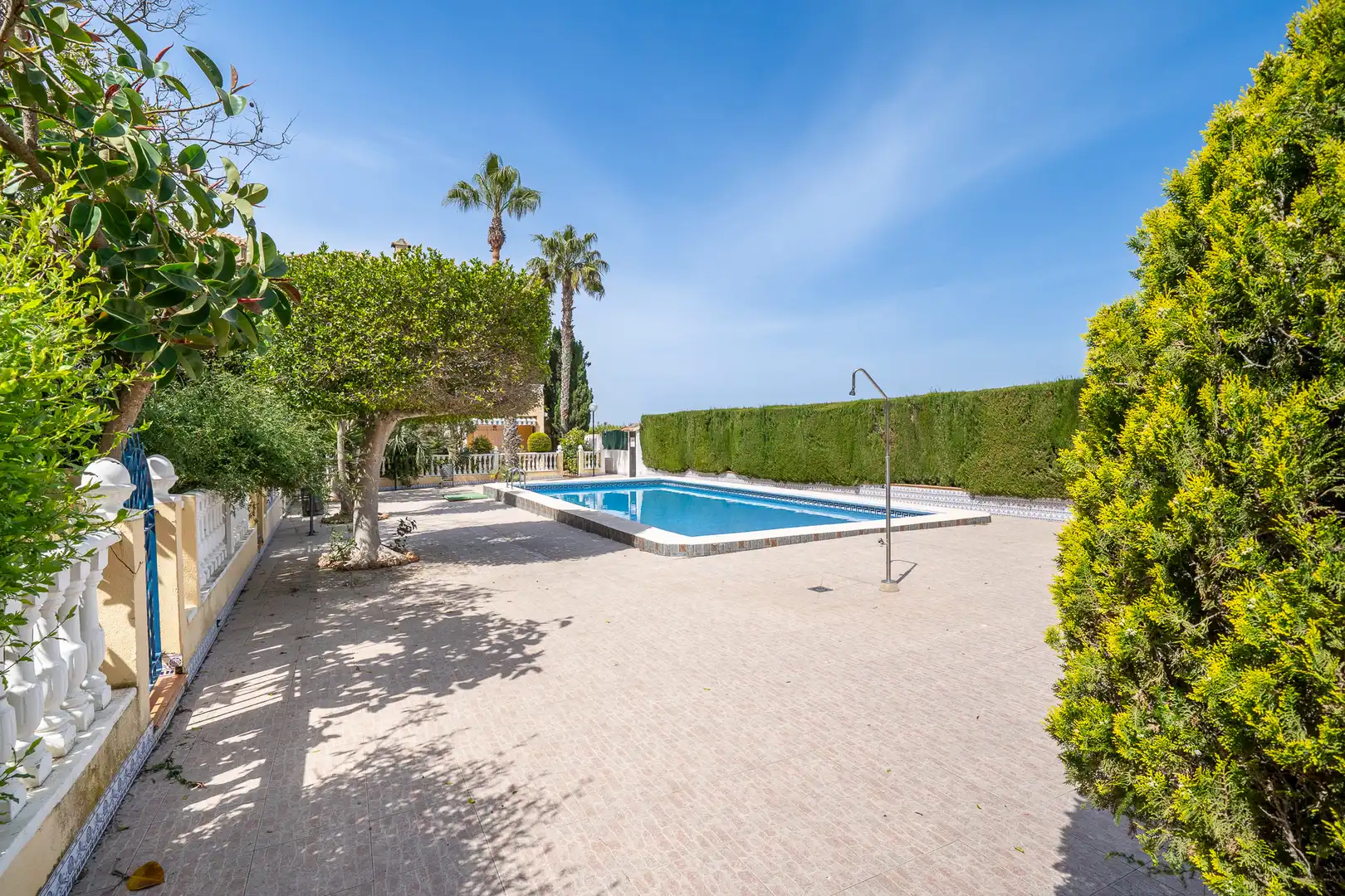 Piscina de Casa adosada en venta en Guardamar del Segura con Aire acondicionado, Jardín privado y Terraza