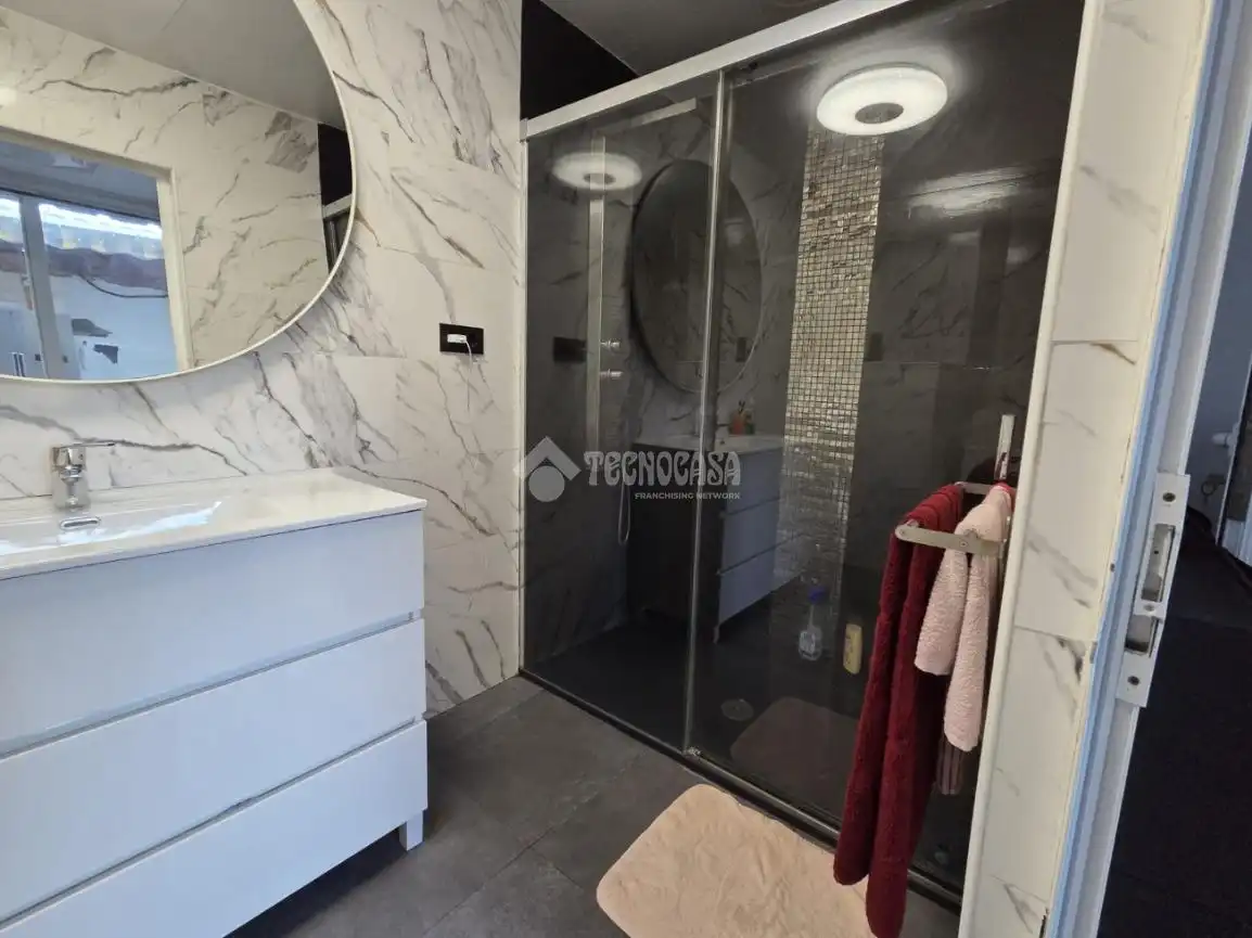 Bathroom of Flat for sale in Huesca  with Air Conditioner