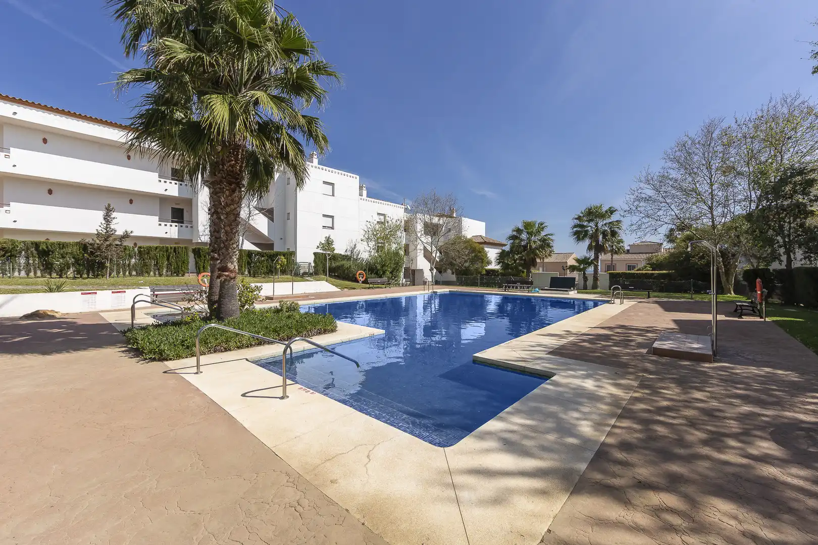 Piscina de Apartamento en venta en La Alcaidesa con Aire acondicionado, Calefacción y Terraza