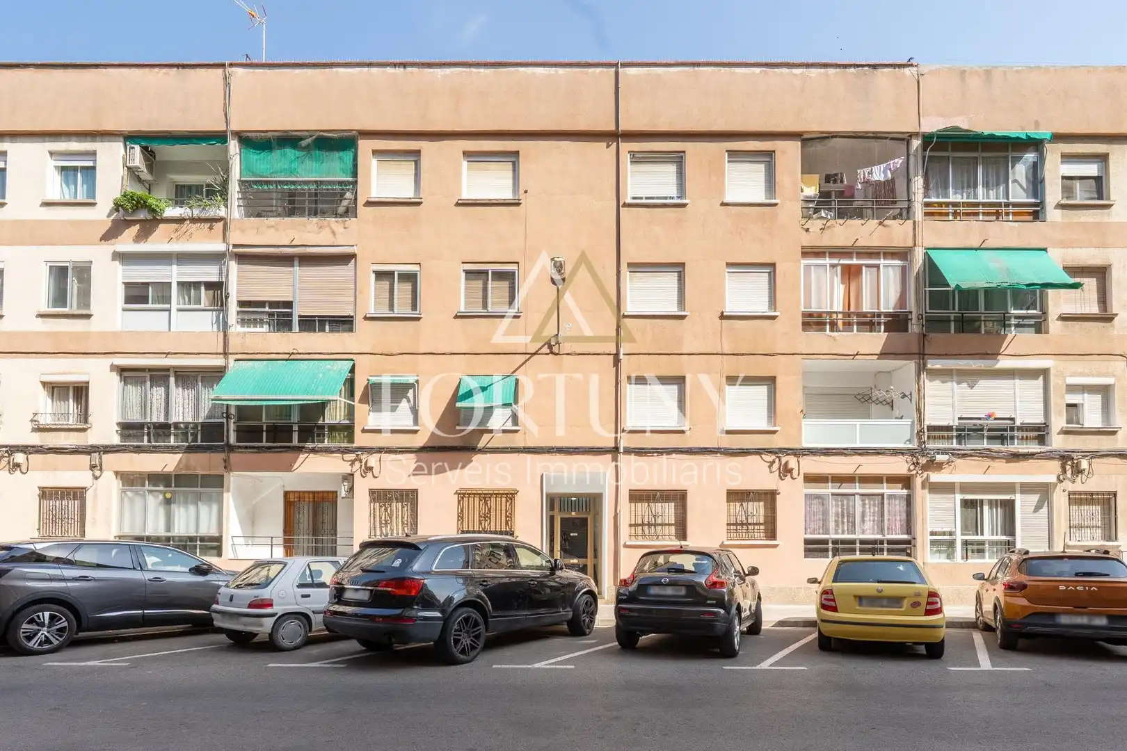 Vista exterior de Piso en venta en Reus