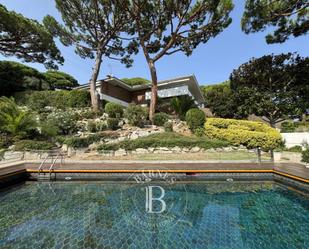 Jardí de Casa o xalet en venda en Sant Andreu de Llavaneres amb Aire condicionat, Terrassa i Piscina