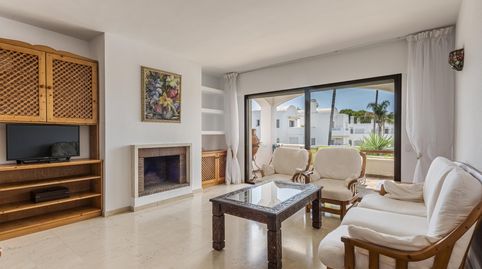 Foto 4 de Apartamento en venta en Calle de Sabinillas, Paraiso - Barronal, Estepona