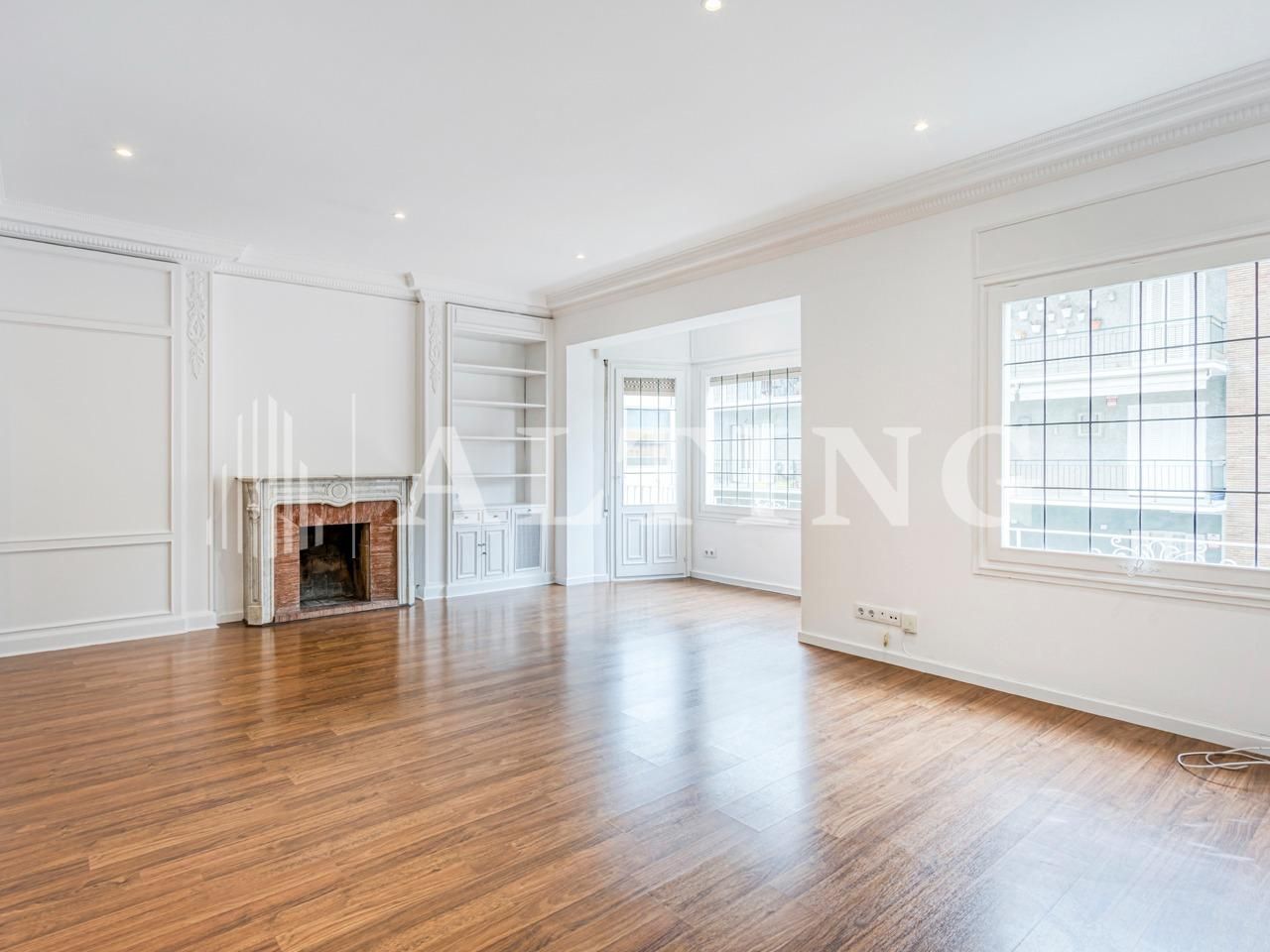 Sala d'estar de Pis de lloguer en  Barcelona Capital amb Calefacció, Parquet i Balcó
