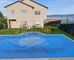 Piscina de Casa o xalet en venda en Poio amb Calefacció, Jardí privat i Parquet