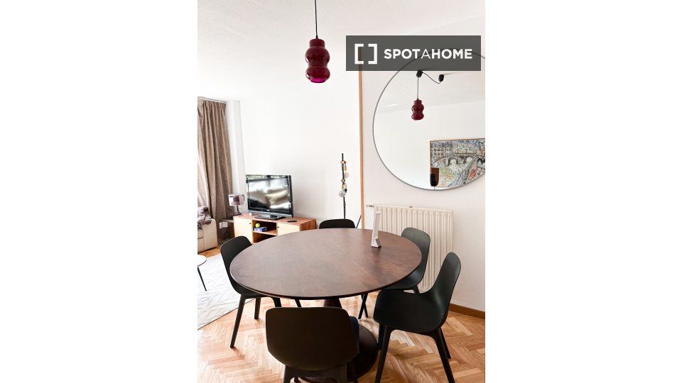 Dining room of Flat to rent in  Madrid Capital  with Air Conditioner, Heating and Furnished