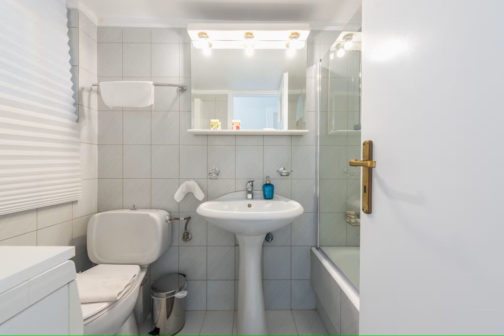 Bathroom of Flat to rent in  Madrid Capital  with Air Conditioner, Furnished and Pets allowed