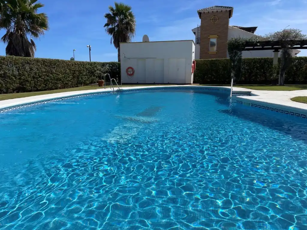 Schwimmbecken von Maisonette zum Verkauf in Vera mit Klimaanlage, Privatgarten und Terrasse