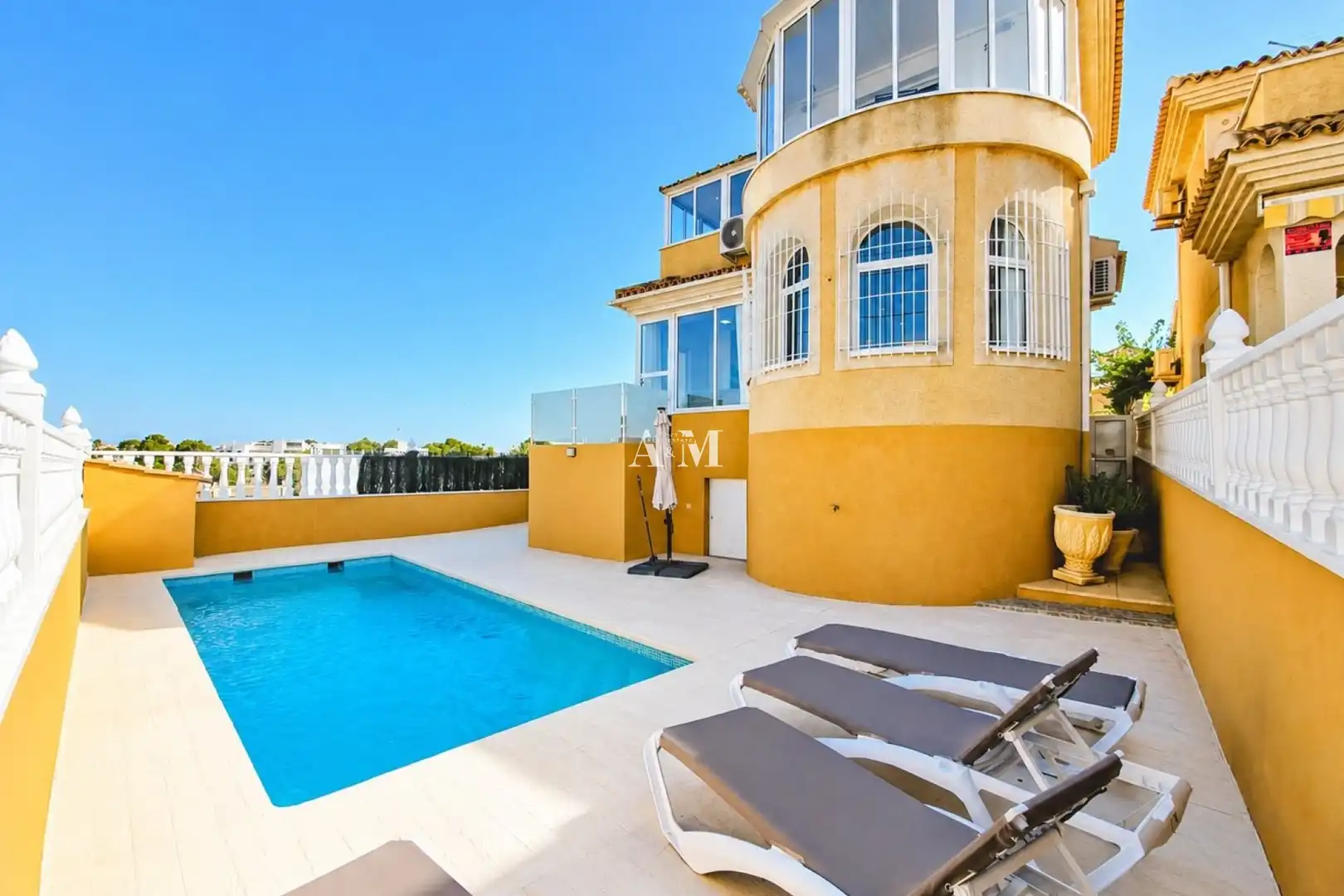 Piscina de Casa o chalet de alquiler en Orihuela con Aire acondicionado, Calefacción y Terraza