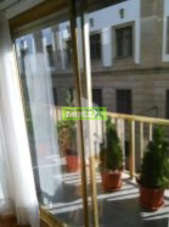 Terrassa de Pis en venda en Pontevedra Capital  amb Calefacció, Parquet i Terrassa