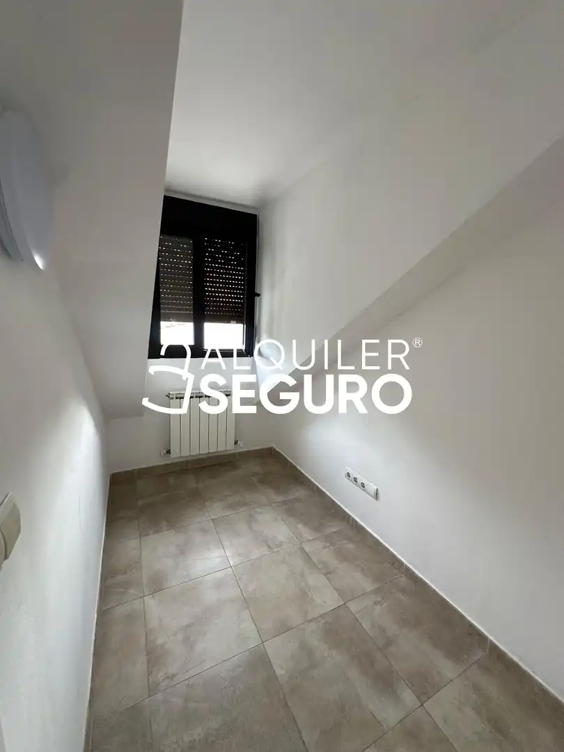 Schlafzimmer von Wohnung zur Miete in Griñón mit Heizung