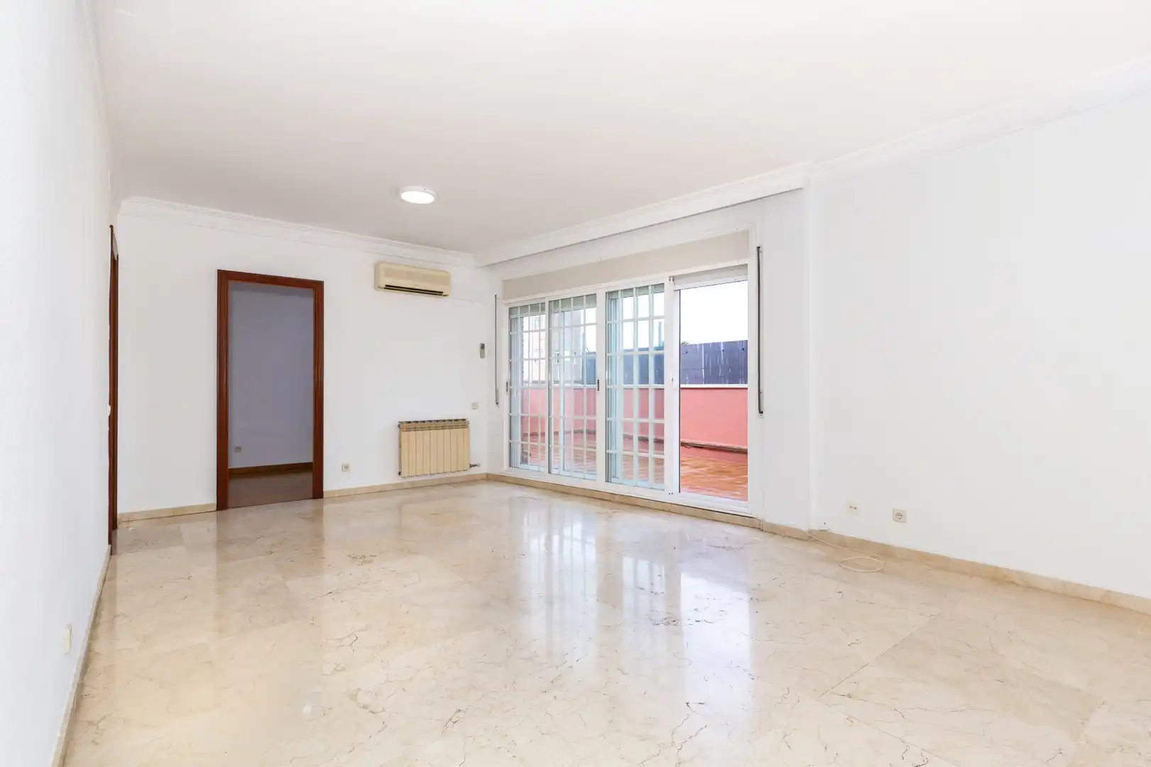Wohnzimmer von Wohnung zum Verkauf in Sant Just Desvern mit Klimaanlage, Heizung und Terrasse