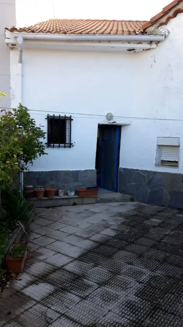 Exterior view of Houses for sale in Santibáñez de la Peña  with Heating