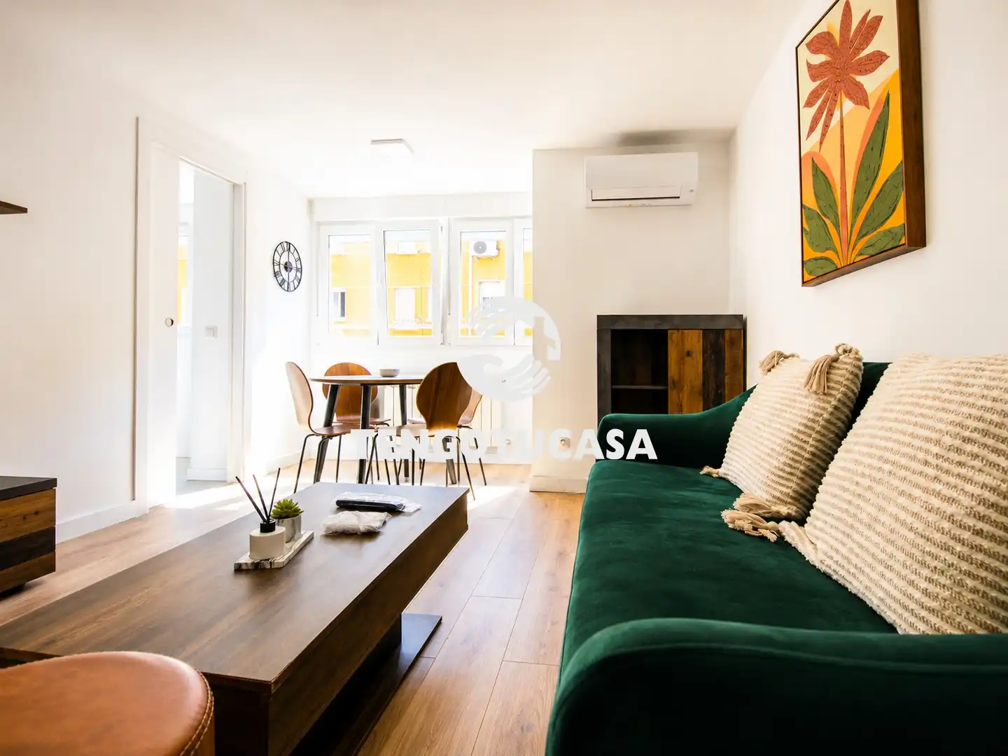 Living room of Flat for sale in Madrid  with Air Conditioner, Furnished and Oven