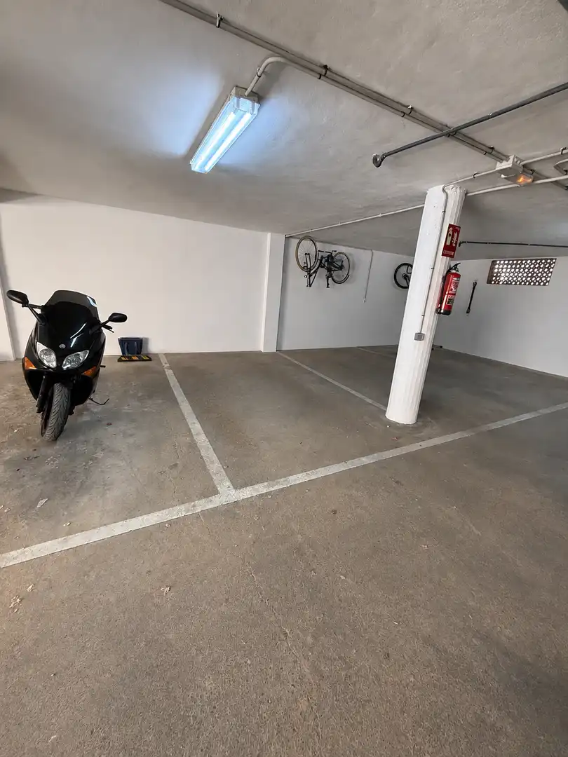 Parkplatz von Wohnungen zum Verkauf in Santa Eulària des Riu mit Klimaanlage, Heizung und Terrasse