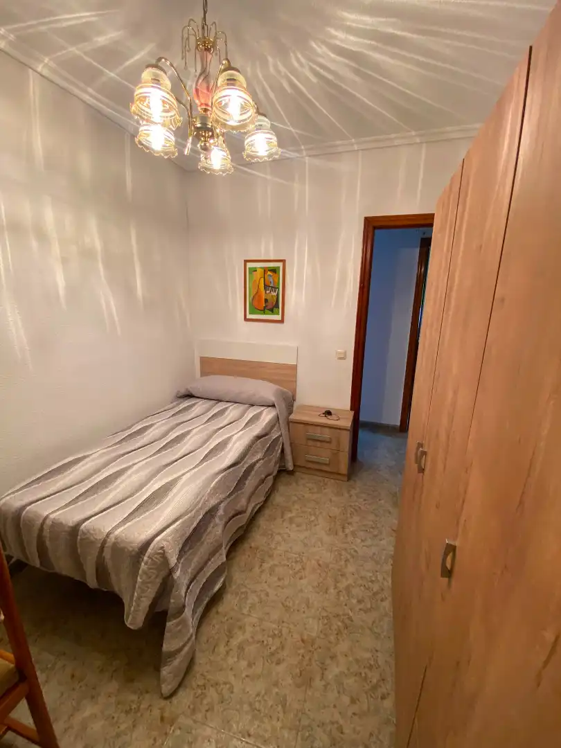 Habitación de Piso de alquiler en Plasencia con Amueblado y Balcón