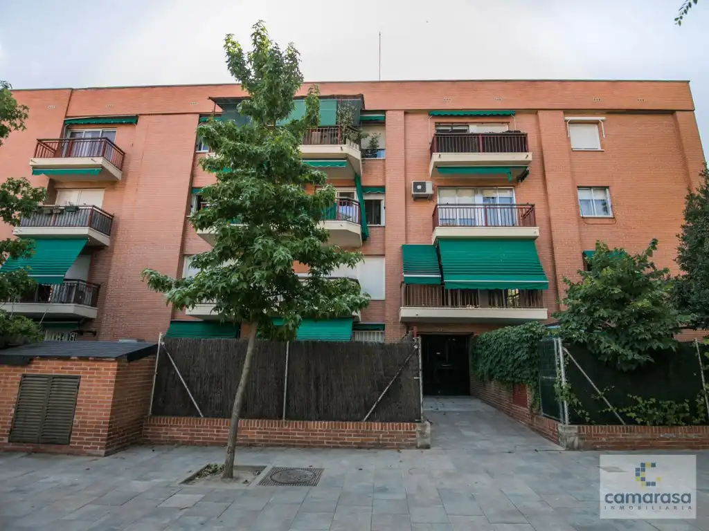 Vista exterior de Pis en venda en Tres Cantos amb Moblat