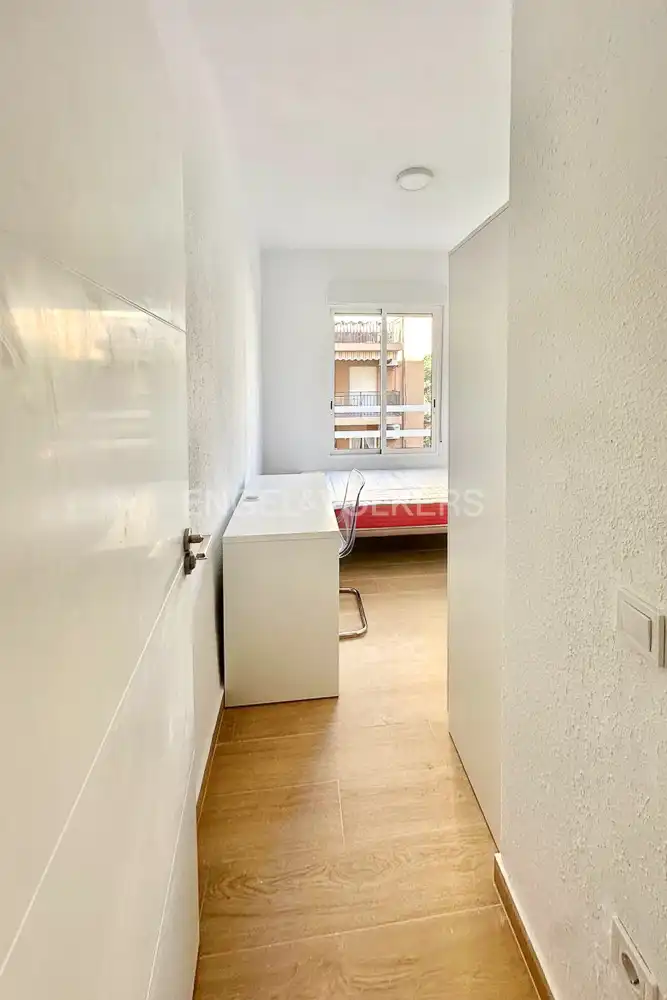 Habitación de Piso en venta en Valencia con Calefacción y Balcón