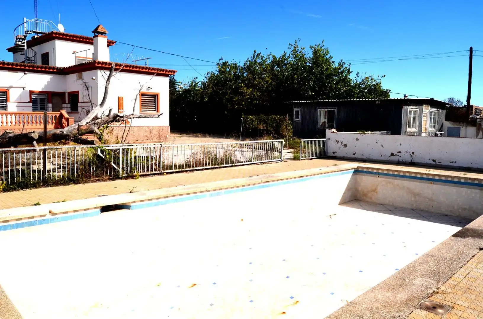 Piscina de Casa o xalet en venda en Ponent