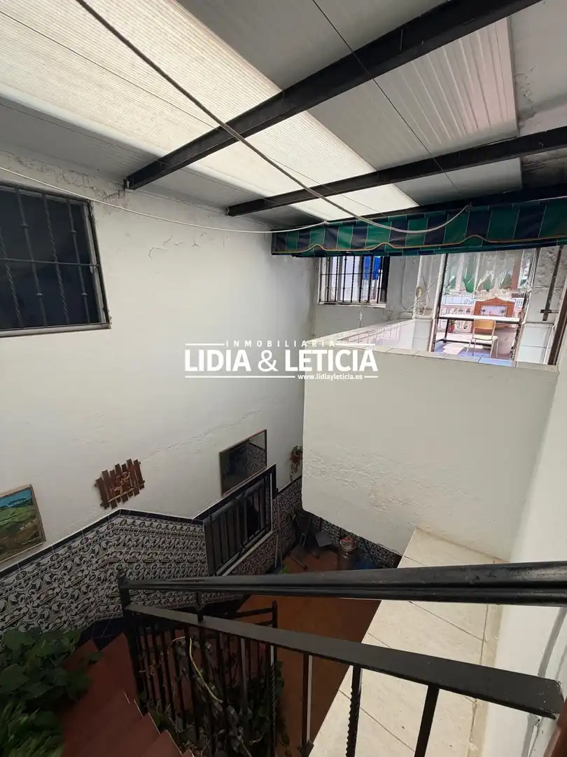 Vista exterior de Casa o xalet en venda en Alcalá de Guadaira amb Aire condicionat