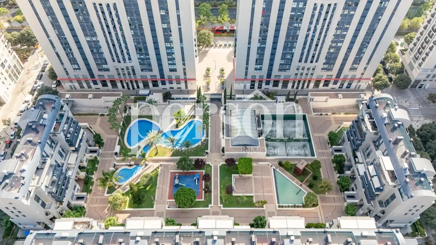 Piscina de Piso en venta en Valencia con Aire acondicionado, Calefacción y Amueblado