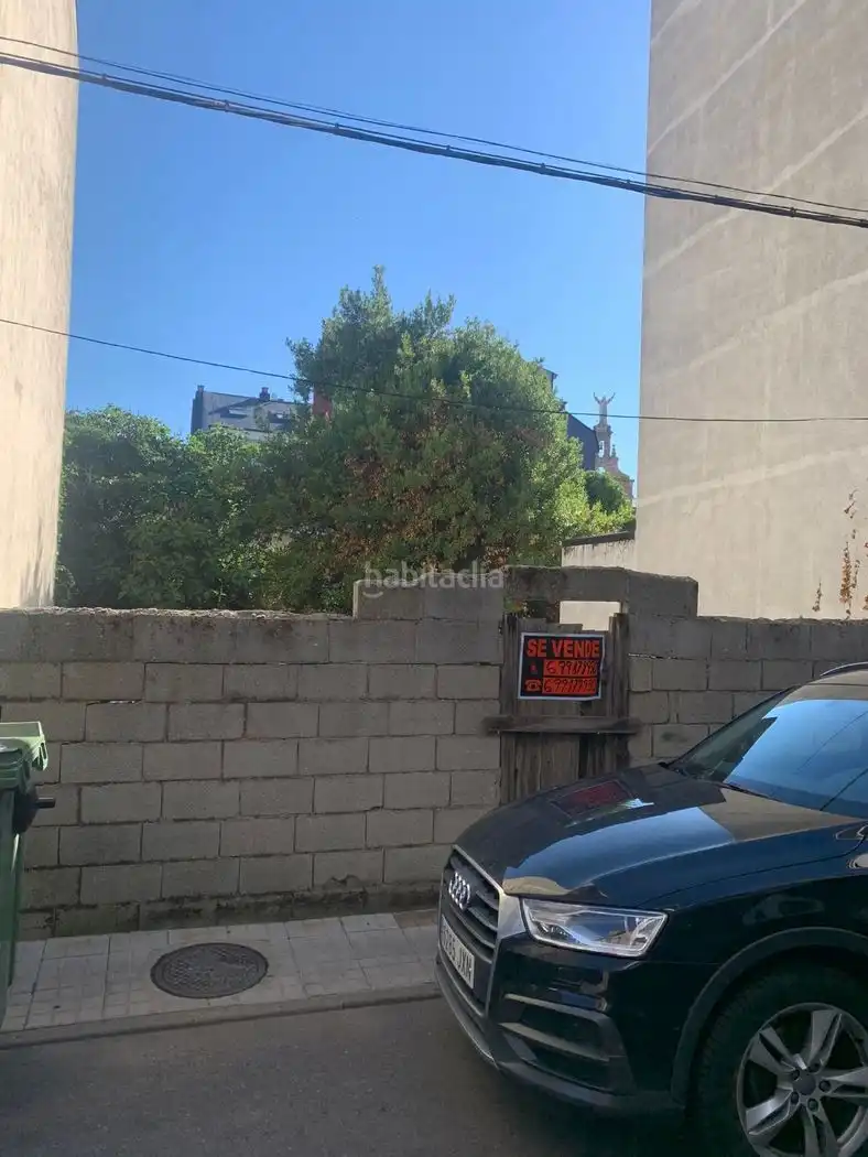 Terreni e lotti in vendita a Calle Eloy Reigada 27