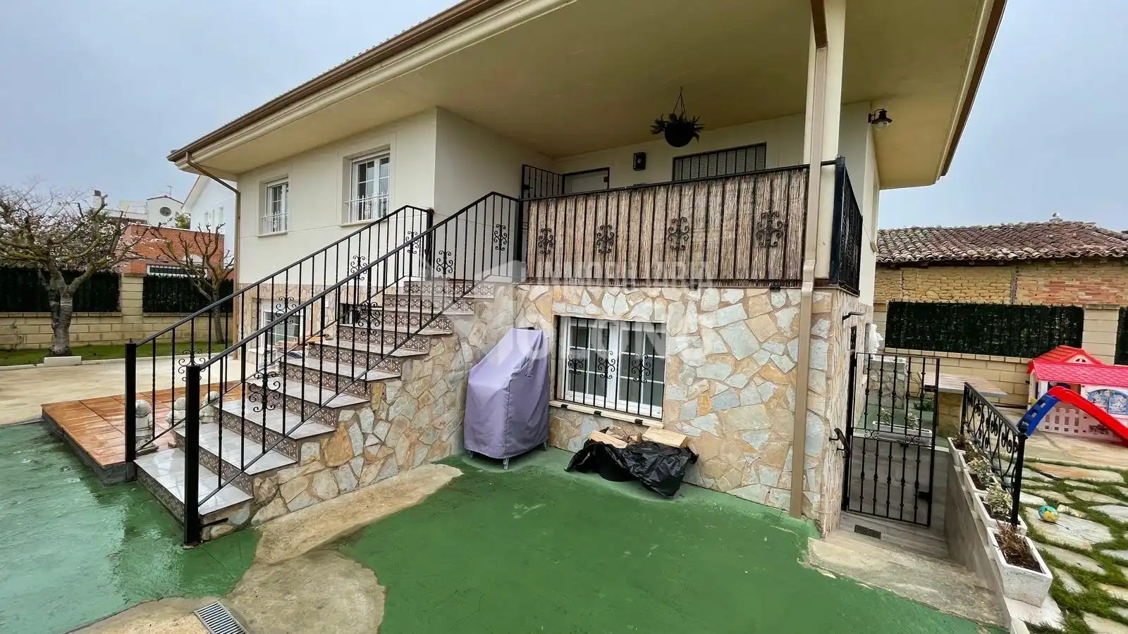 Exterior view of Houses for sale in Anguciana  with Heating, Private garden and Parquet flooring