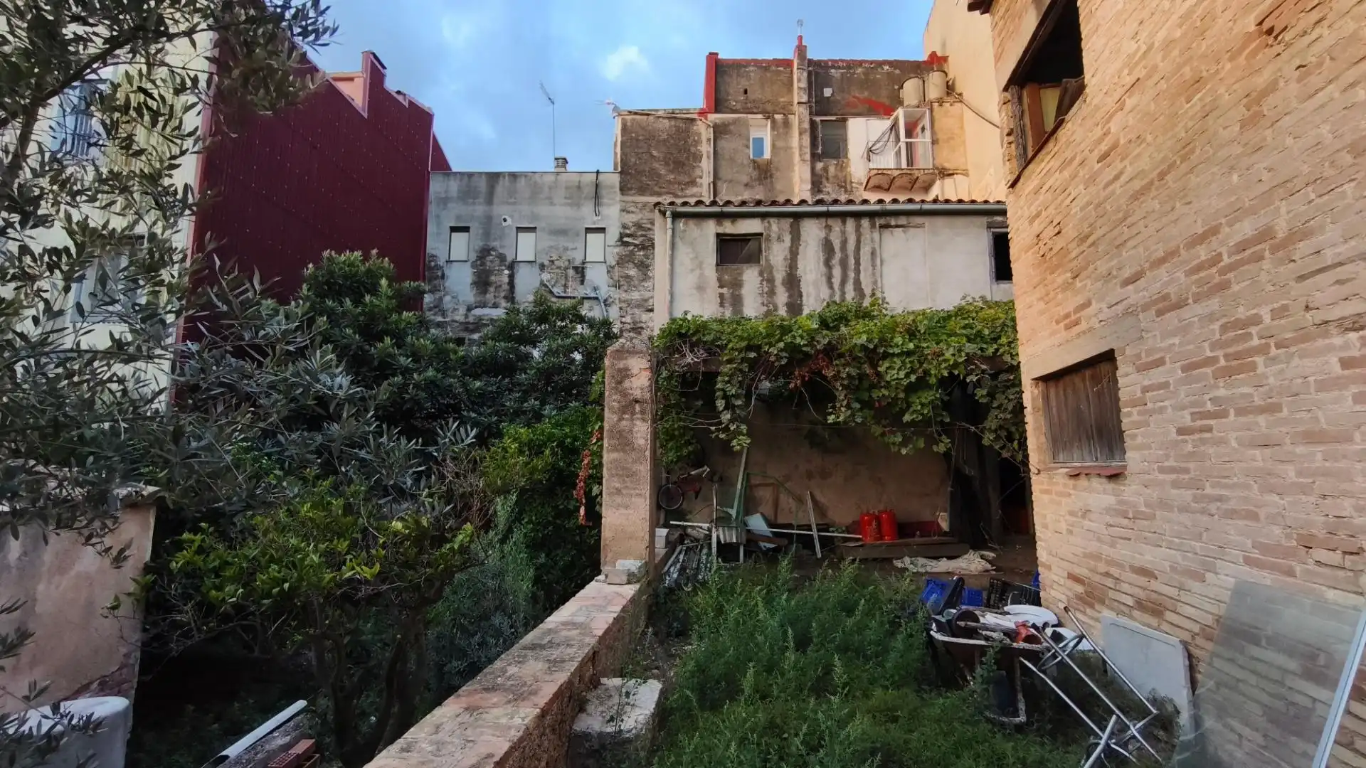 Jardí de Edifici en venda en Roquetes