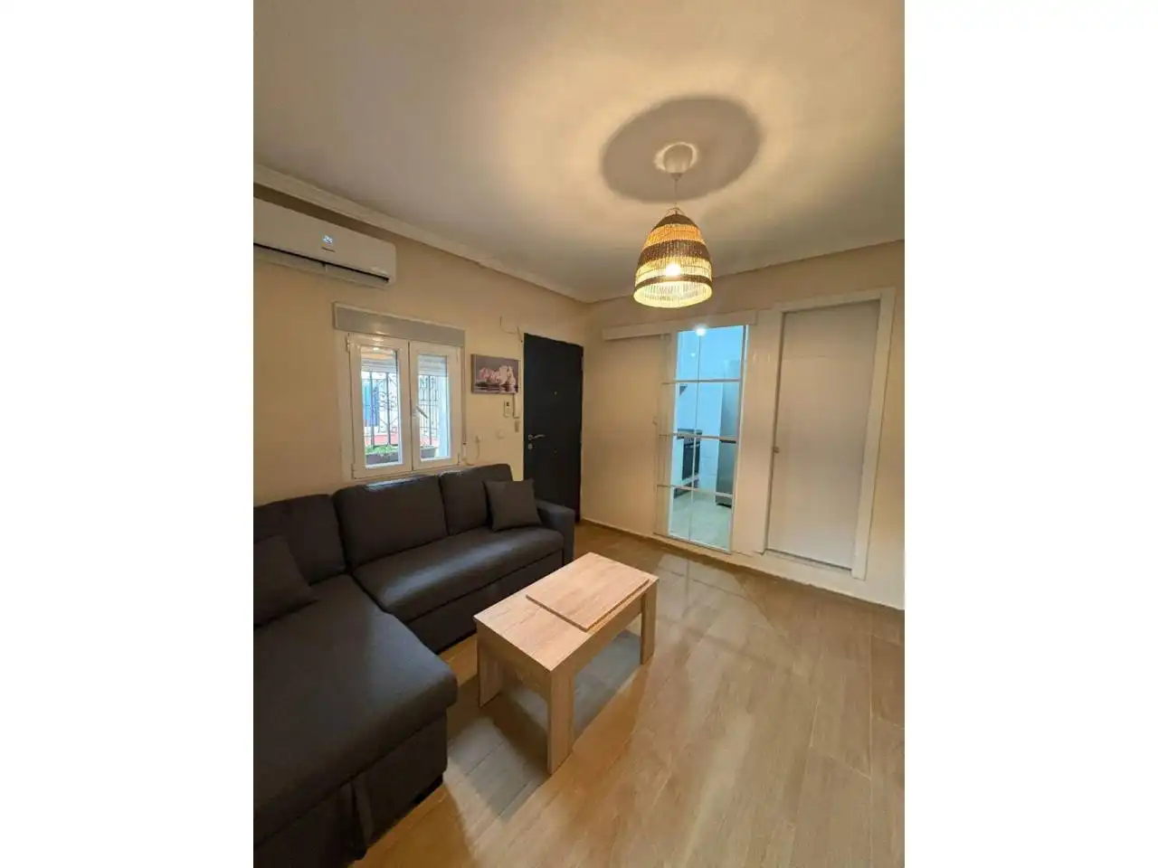 Wohnung zum Verkauf in Barcelona mit Klimaanlage, Parkett und Möbliert
