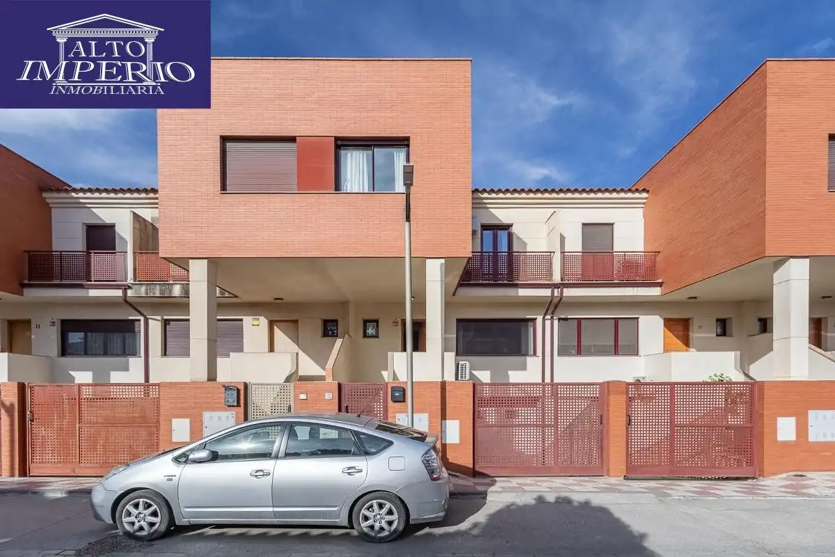 Vista exterior de Casa adosada en venda en Casco Histórico