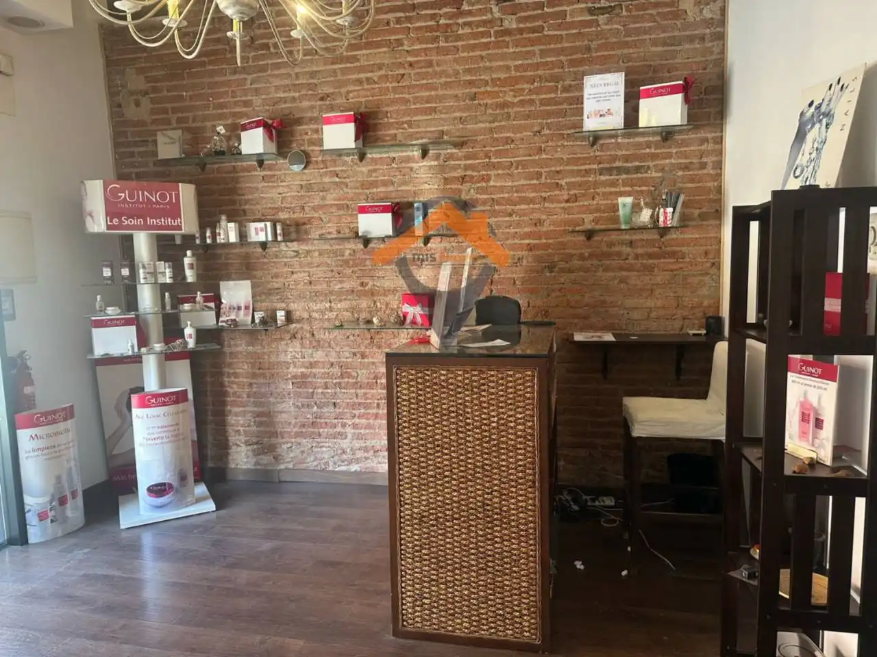 Business premises for sale in Calle Josep Renom, imagen 2
