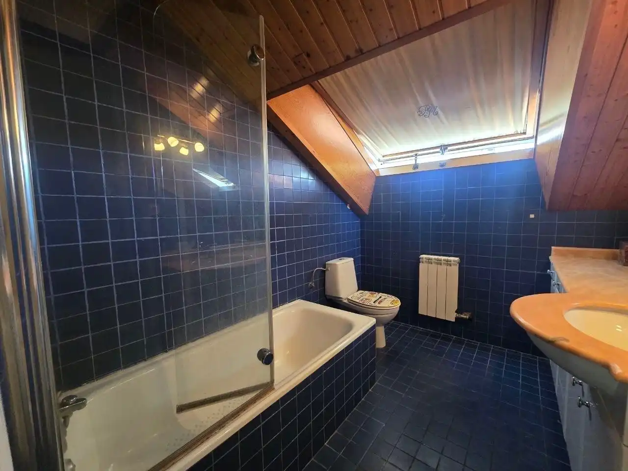 Baño de Dúplex en venta en Villamediana de Iregua con Calefacción, Terraza y Piscina comunitaria